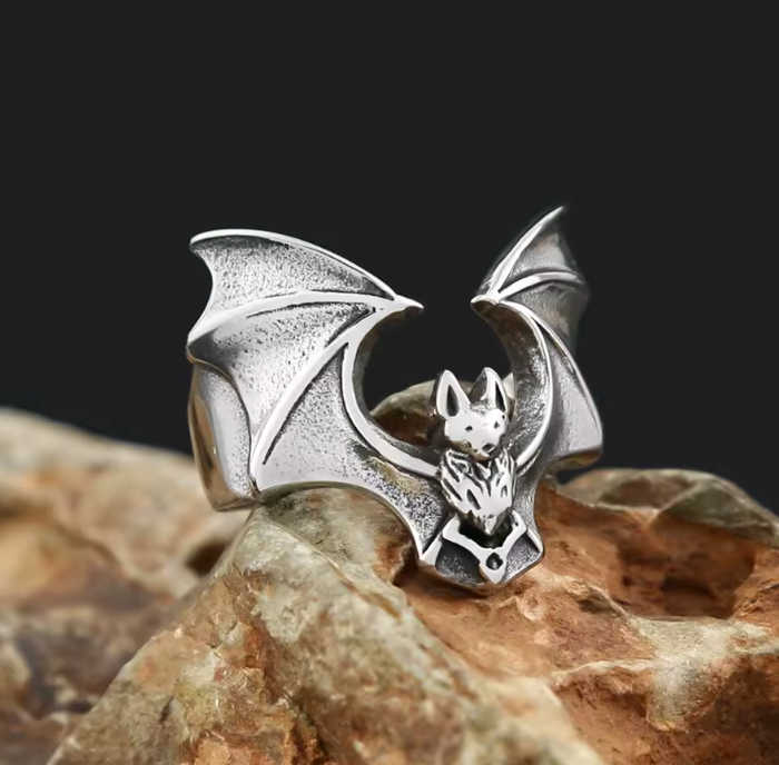 Demonia Vintage Bat Ring – Cute 316L Stainless Steel Punk Biker Animal Amulet