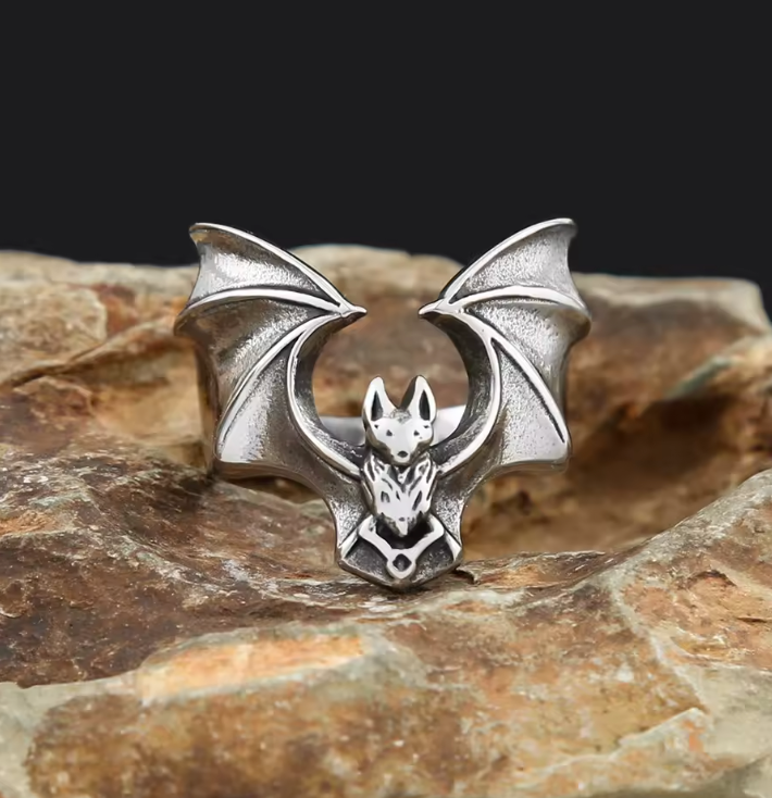 Demonia Vintage Bat Ring – Cute 316L Stainless Steel Punk Biker Animal Amulet